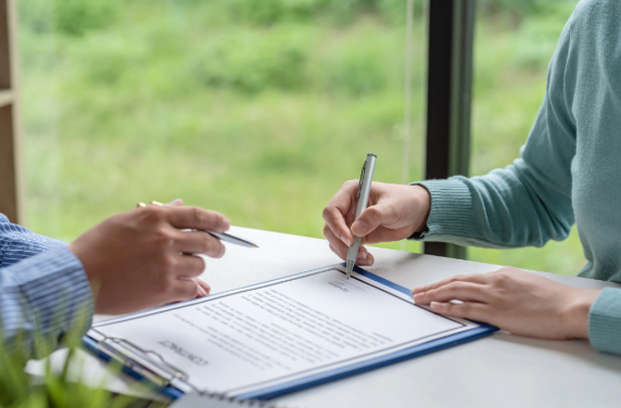 Commercial Law solicitors in Chertsey