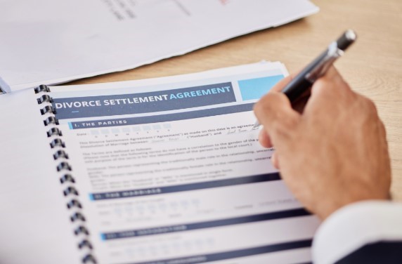 Completing divorce settlement agreement in Birmingham