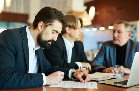 Commercial solicitors in Guildford