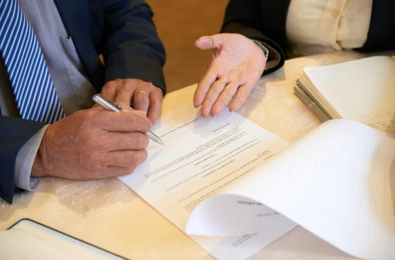 Settlement agreement Solicitors in Windsor