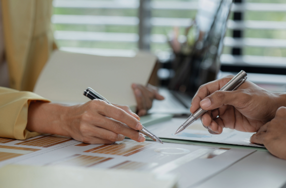 Signing a settlement agreement