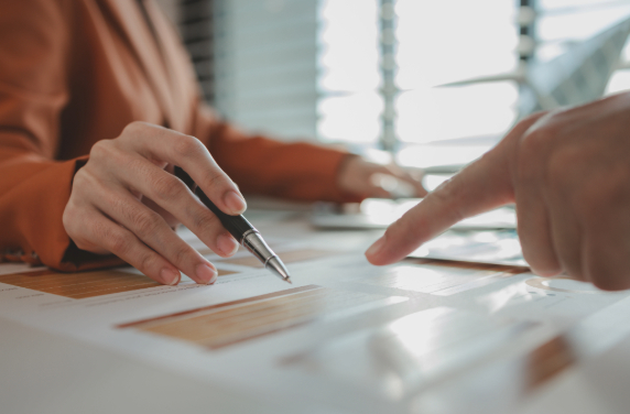 Signing a settlement agreement
