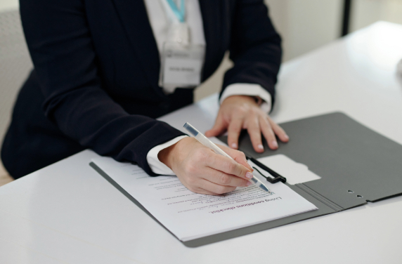 Signing a settlement agreement